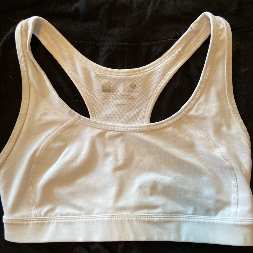 Great Style and Comort in Women's Xersion Sports Bra Size Large